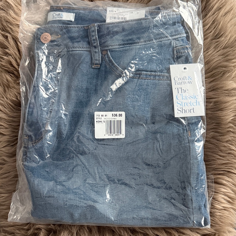 NWT Croft & Barrow Women's Blue Cuffed Jean Shorts size 12A